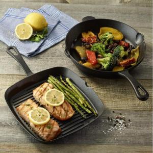 imageCuisinart PreSeasoned Cast Iron 925quot Square Grill and 10quot Round Fry Pan 2 Pack Black